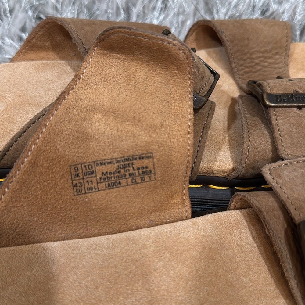 NWOT Dr. Martens Josef Sandals - Picture 8 of 9